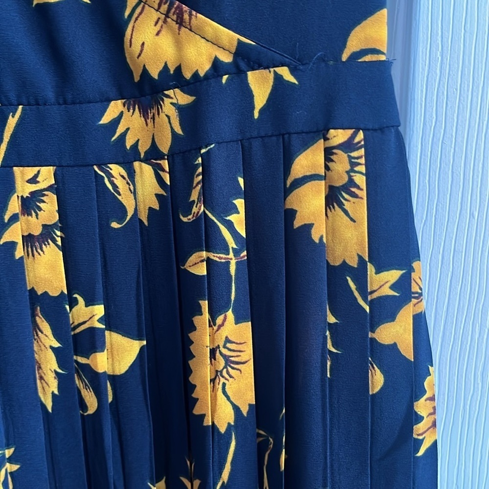 J. Crew Navy and Golden Printed Pleated Midi Wrap Dress Size 8 - Picture 4 of 10